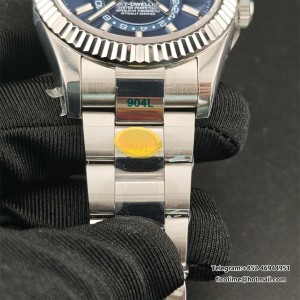 ZF A2824 Skydweller 42mm Blue Dial Oyster Bracelet - Image 4