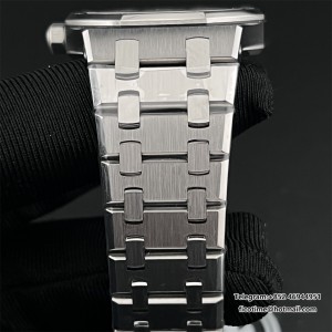 ZF Swiss Quartz AP Royal Oak 33mm 67651 Black Dial SS Bracelet - Image 5