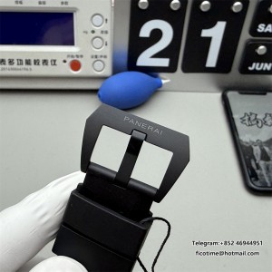VSF P9010 PAM979 47mm Submersible Carbon Black Dial Black Rubber Strap - Image 4
