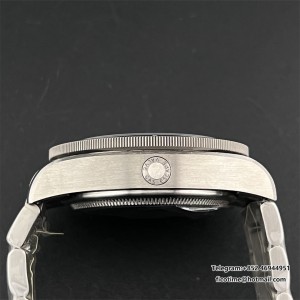 XF A2824 Black Pelagos 42MM  Gray Titanium Bracelet - Image 3