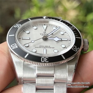ZF A2824 Black Bay BB68 43mm  Silver Dial SS Bracelet - Image 3