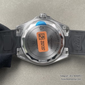 Planet Ocean 600M Blue Ceramic Black Dial on Black Rubber VS+F A8800 - Image 6